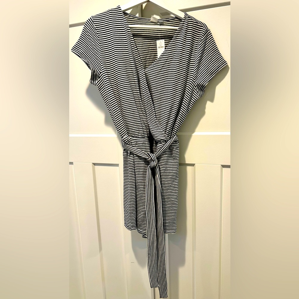 Gap Romper Sz L Navy Stripe Wrap top w/hook & eye closure Pockets Tie belt NWT